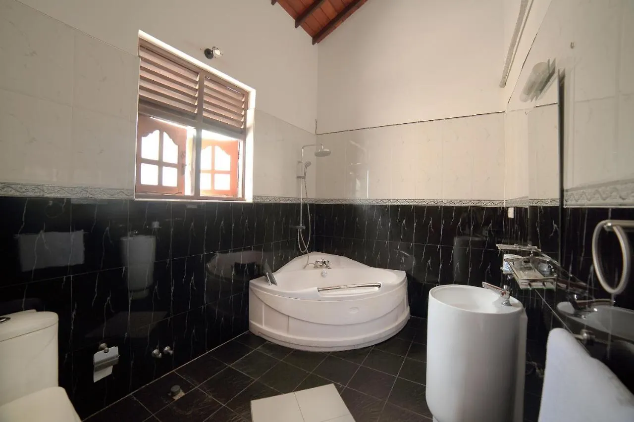 Negombo Beach Villa 0*,  Σρι Λάνκα