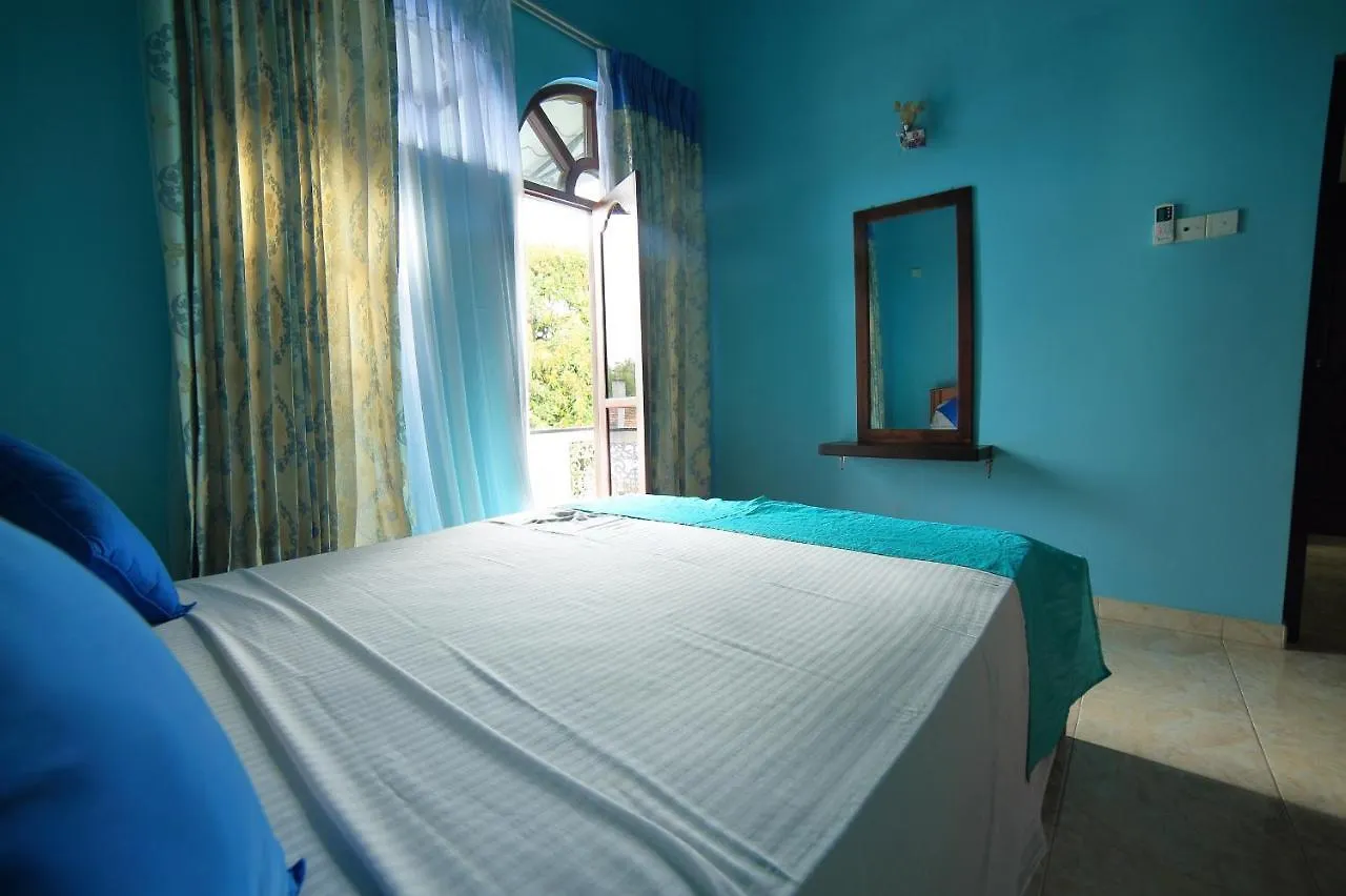 Negombo Beach Villa Bed and Breakfast