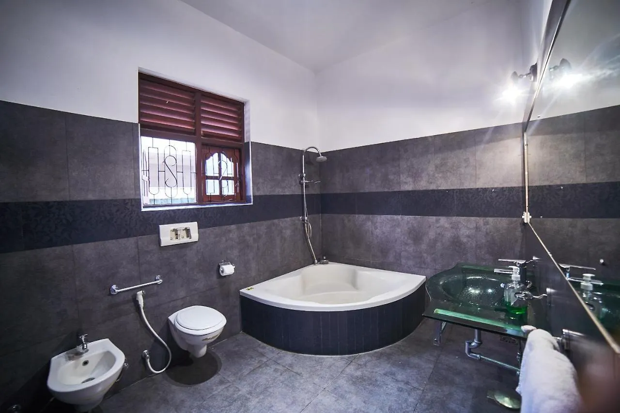 Negombo Beach Villa Bed and Breakfast